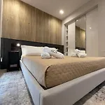 Superior 1BR Apartment - Fully Renovated&Equipped - Prime Centre location - Garibaldi#2 - Parking