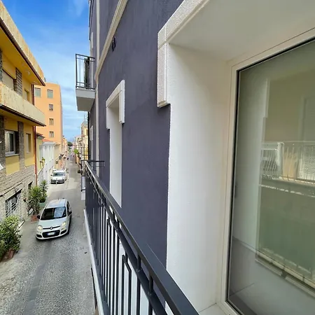 Appartamento Superior 1BR Apartment - Fully Renovated&Equipped - Prime Centre location - Garibaldi#2 - Parking Olbia