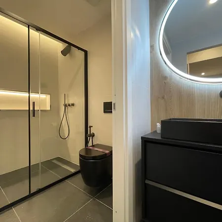 Superior 1br - Fully Renovated & Equipped - Prime Centre Location - Garibaldi#2 - Parking Daire Olbia
