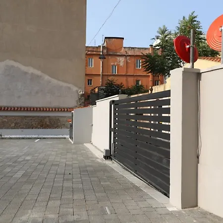 Superior 1br - Fully Renovated & Equipped - Prime Centre Location - Garibaldi#2 - Parking Olbia