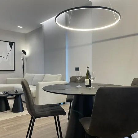 Superior 1br - Fully Renovated & Equipped - Prime Location In Historical Centre - Garibaldi#2 - Free Parking *