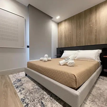 Superior 1br - Fully Renovated & Equipped - Prime Centre Location - Garibaldi#2 - Parking