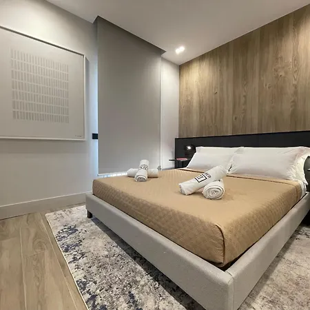 Superior 1br - Fully Renovated & Equipped - Prime Location In Historical Centre - Garibaldi#2 - Free Parking Appartement *