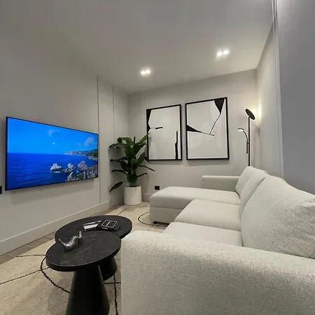 Superior 1br - Fully Renovated & Equipped - Prime Centre Location - Garibaldi#2 - Parking Apartment Olbia