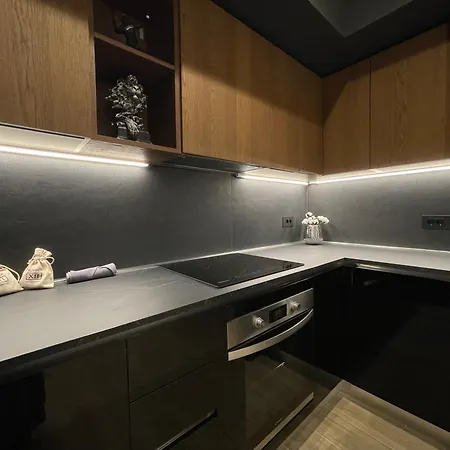 Superior 1br - Fully Renovated & Equipped - Prime Location In Historical Centre - Garibaldi#2 - Free Parking Appartement *