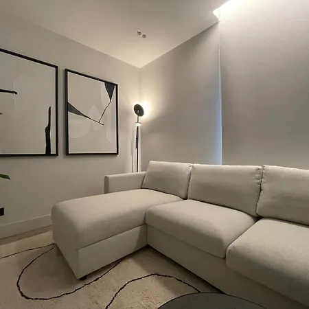Apartmán Superior 1br - Fully Renovated & Equipped - Prime Centre Location - Garibaldi#2 - Parking Olbia