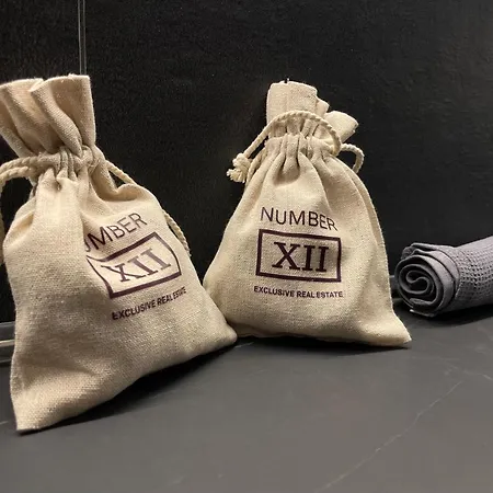 Apartment Superior 1br - Fully Renovated & Equipped - Prime Centre Location - Garibaldi#2 - Parking