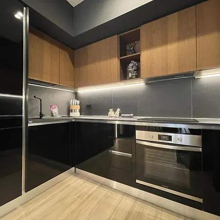 Garibaldi 4 Suite 2 Free Parking *
