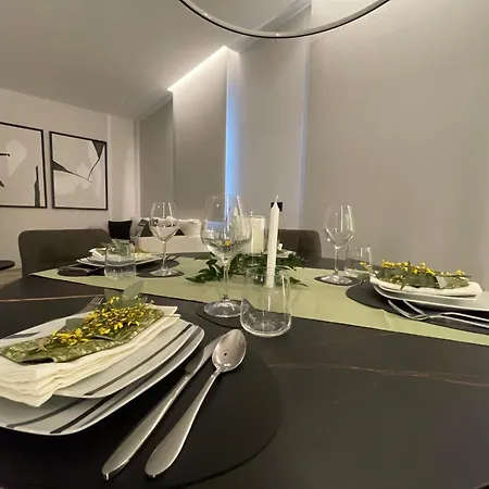 Superior 1br - Fully Renovated & Equipped - Prime Location In Historical Centre - Garibaldi#2 - Free Parking Appartement *