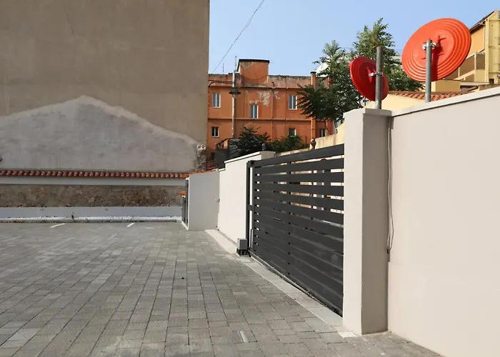 Superior 1br - Fully Renovated & Equipped - Prime Centre Location - Garibaldi#2 - Parking Olbia