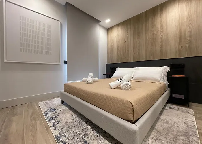 Superior 1br - Fully Renovated & Equipped - Prime Centre Location - Garibaldi#2 - Parking