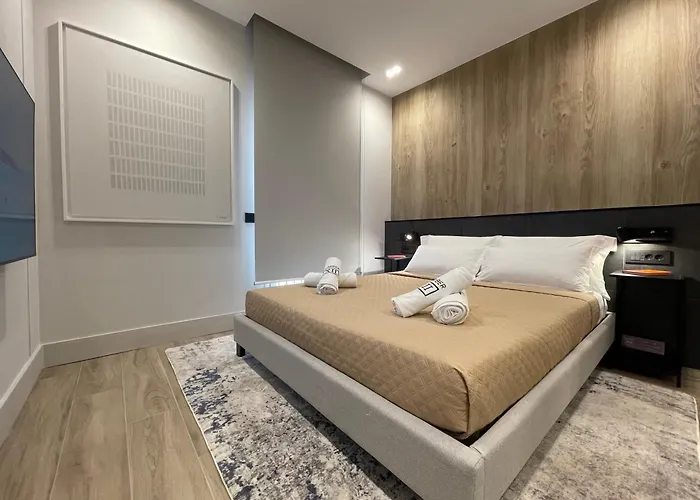 Superior 1br - Fully Renovated & Equipped - Prime Centre Location - Garibaldi#2 - Parking Apartament *