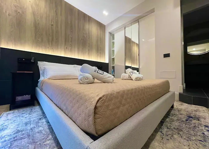 Apartament Superior 1br - Fully Renovated & Equipped - Prime Centre Location - Garibaldi#2 - Parking *